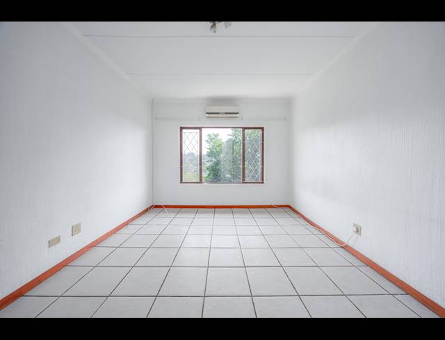 3 BEDROOM DUPLEX FOR SALE IN THE WOLDS